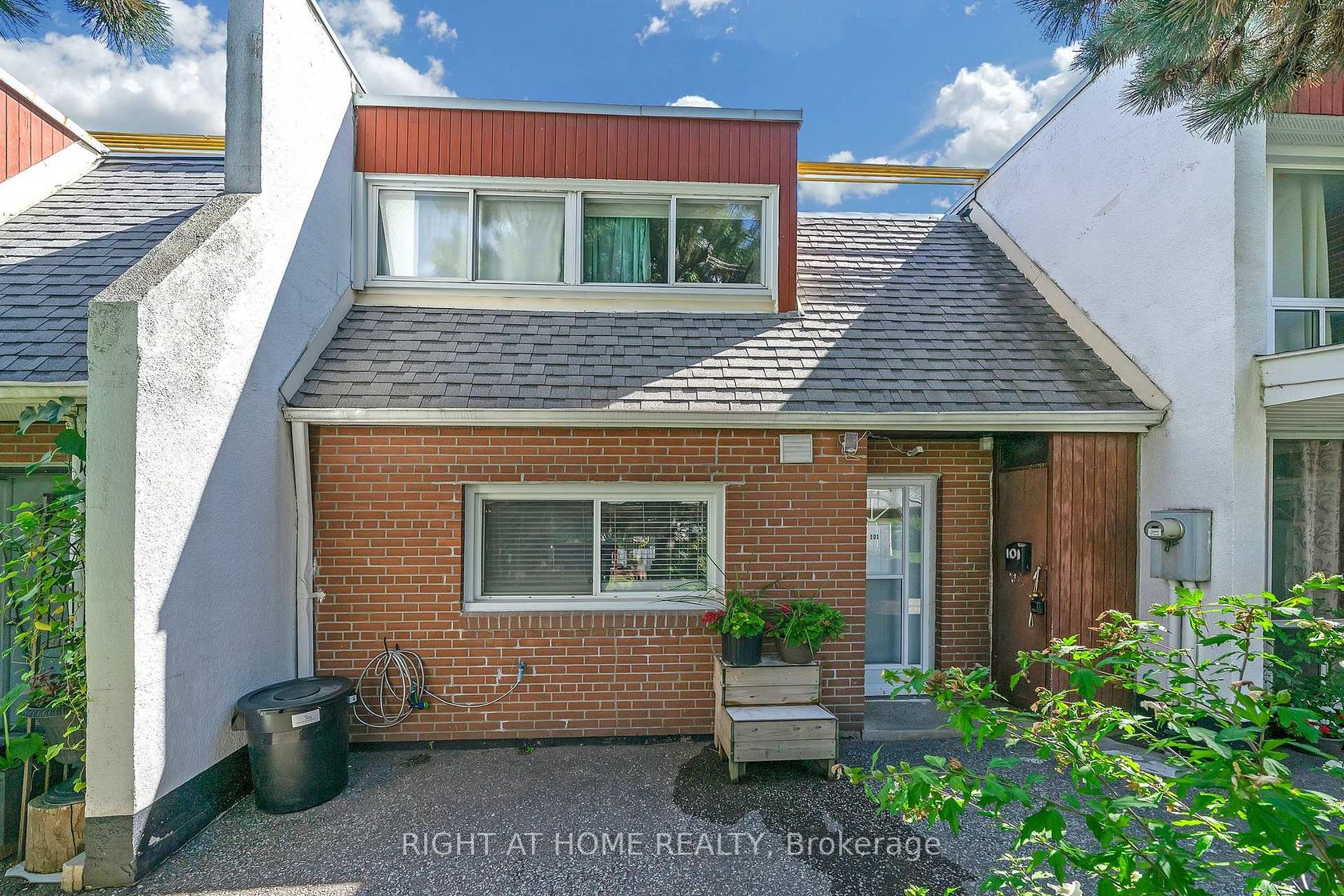 101 - 2901 Jane Street, Jane Heights, Toronto 
