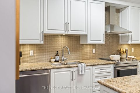 Photo 4 at 213 - 9909 Pine Valley Drive, Vellore Village, Vaughan