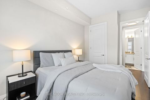 Photo 13 at 213 - 9909 Pine Valley Drive, Vellore Village, Vaughan
