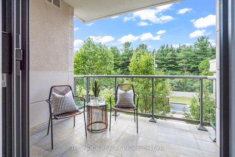 Photo 20 at 213 - 9909 Pine Valley Drive, Vellore Village, Vaughan