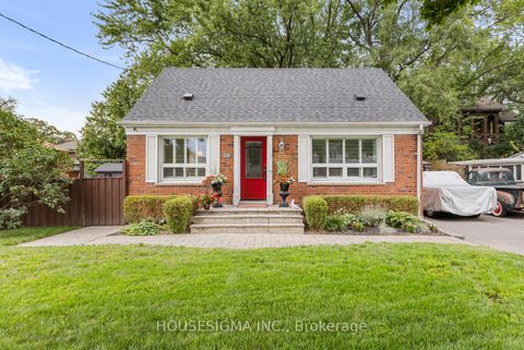 Photo 3 at 129 Edgecroft Road, Queensway, Toronto