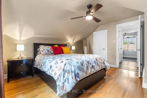 Photo 18 at 129 Edgecroft Road, Queensway, Toronto