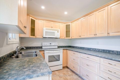 Photo 13 at 72 Jane Crescent, Allandale Heights, Barrie Photo 13 at 72 Jane Crescent, Allandale Heights, Barrie