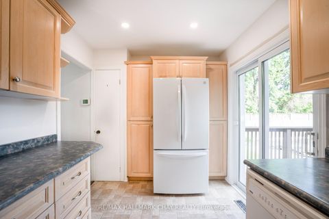 Photo 14 at 72 Jane Crescent, Allandale Heights, Barrie