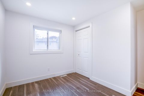 Photo 17 at 72 Jane Crescent, Allandale Heights, Barrie