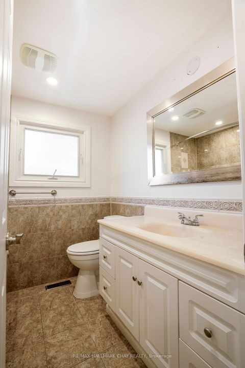 Photo 18 at 72 Jane Crescent, Allandale Heights, Barrie