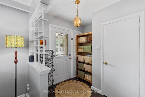 Photo 3 at 17 Allonsius Drive, West Deane, Toronto