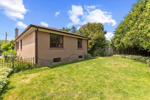 Photo 26 at 17 Allonsius Drive, West Deane, Toronto