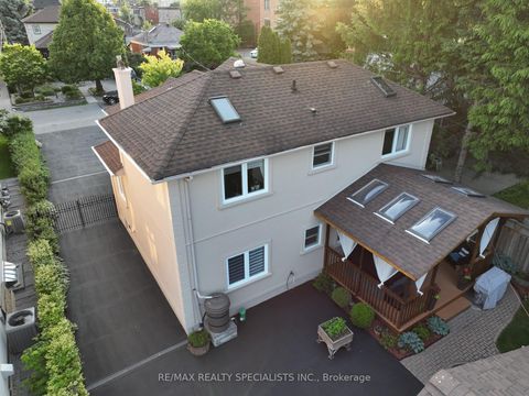 Photo 0 at 137 Milton Street, Queensway, Toronto