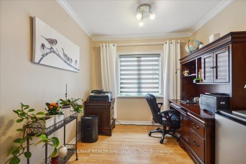 Photo 16 at 137 Milton Street, Queensway, Toronto