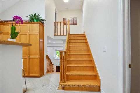 Photo 18 at 137 Milton Street, Queensway, Toronto