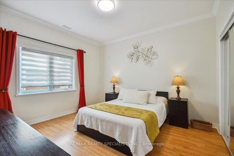 Photo 28 at 137 Milton Street, Queensway, Toronto