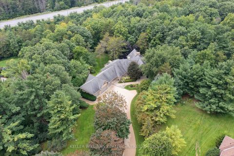 Photo 2 at 6 Country Heights Drive, Rural Richmond Hill, Richmond Hill