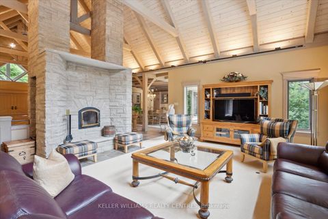 Photo 7 at 6 Country Heights Drive, Rural Richmond Hill, Richmond Hill