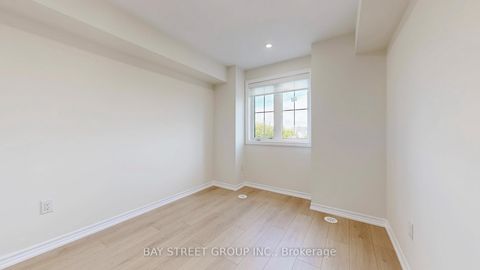 Photo 14 at 22 - 181 PARKTREE Drive, Maple, Vaughan