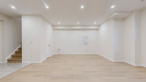 Photo 21 at 22 - 181 PARKTREE Drive, Maple, Vaughan