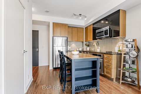 Photo 3 at 1018 - 98 Lillian Street, Mount Pleasant West, Toronto