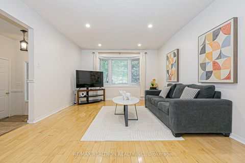 Photo 4 at 274 Yorkshire Drive, London, Newmarket Photo 4 at 274 Yorkshire Drive, London, Newmarket