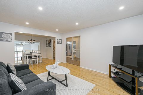 Photo 6 at 274 Yorkshire Drive, London, Newmarket Photo 6 at 274 Yorkshire Drive, London, Newmarket