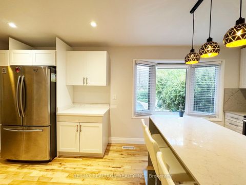 Photo 25 at 274 Yorkshire Drive, London, Newmarket