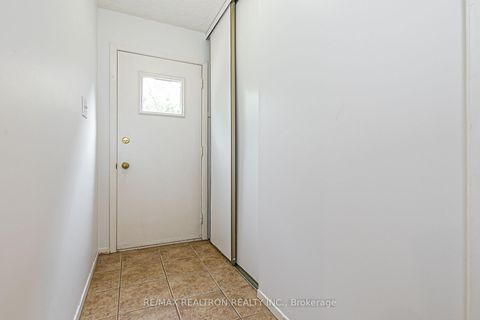 Photo 30 at 274 Yorkshire Drive, London, Newmarket