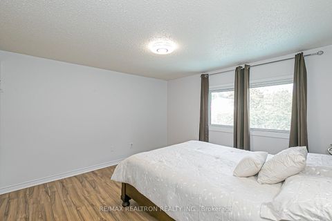 Photo 32 at 274 Yorkshire Drive, London, Newmarket