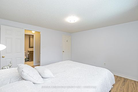 Photo 34 at 274 Yorkshire Drive, London, Newmarket Photo 34 at 274 Yorkshire Drive, London, Newmarket