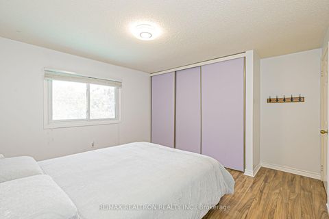 Photo 37 at 274 Yorkshire Drive, London, Newmarket Photo 37 at 274 Yorkshire Drive, London, Newmarket