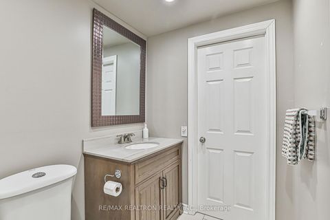 Photo 42 at 274 Yorkshire Drive, London, Newmarket Photo 42 at 274 Yorkshire Drive, London, Newmarket