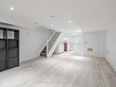 Photo 18 at 640 Winona Drive, Oakwood Village, Toronto