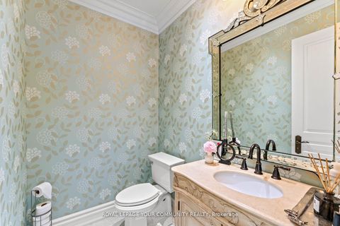 Photo 14 at 118 Forest Lane Drive, Beverley Glen, Vaughan