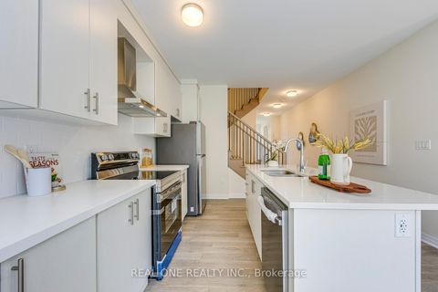 Photo 13 at 3497 Post Road, GO Glenorchy, Oakville