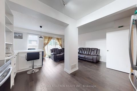 Photo 13 at 20 - 1121 Sandhurst Circle, Agincourt North, Toronto