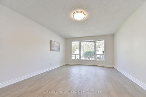Photo 7 at 21 Whitehorn Crescent, Don Valley Village, Toronto