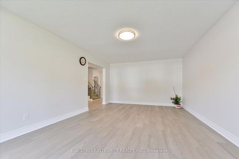 Photo 8 at 21 Whitehorn Crescent, Don Valley Village, Toronto