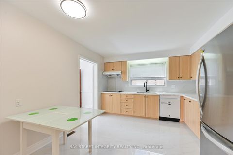 Photo 15 at 21 Whitehorn Crescent, Don Valley Village, Toronto