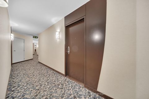 Photo 15 at 416 - 550 Queens Quay W, Waterfront Communities C1, Toronto