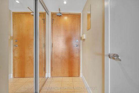 Photo 16 at 416 - 550 Queens Quay W, Waterfront Communities C1, Toronto