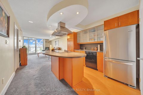 Photo 17 at 416 - 550 Queens Quay W, Waterfront Communities C1, Toronto