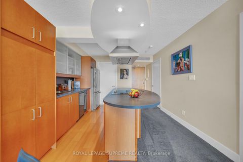 Photo 19 at 416 - 550 Queens Quay W, Waterfront Communities C1, Toronto