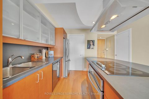 Photo 21 at 416 - 550 Queens Quay W, Waterfront Communities C1, Toronto