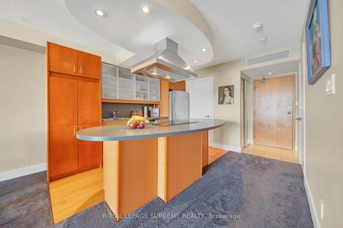 Photo 22 at 416 - 550 Queens Quay W, Waterfront Communities C1, Toronto