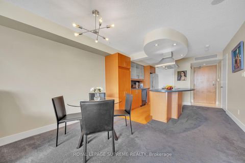 Photo 23 at 416 - 550 Queens Quay W, Waterfront Communities C1, Toronto