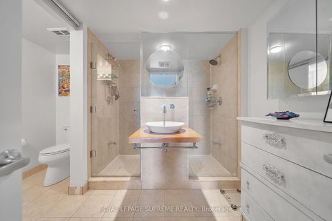 Photo 31 at 416 - 550 Queens Quay W, Waterfront Communities C1, Toronto