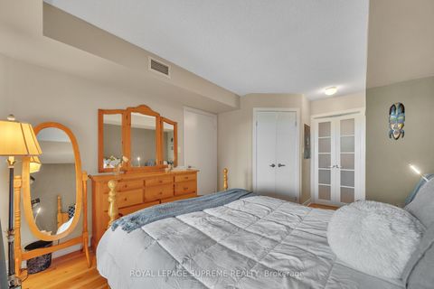 Photo 37 at 416 - 550 Queens Quay W, Waterfront Communities C1, Toronto