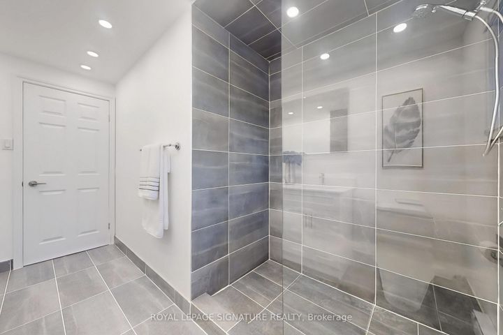 Photo 19 at 11 Glen Springs Drive, L'Amoreaux, Toronto