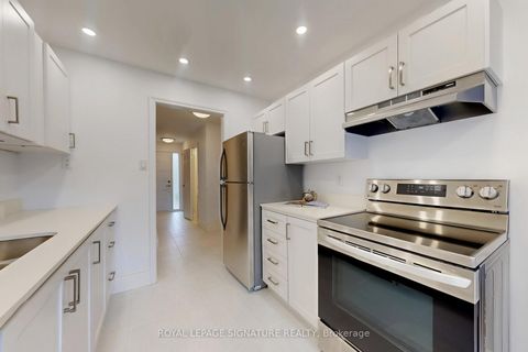 Photo 11 at 11 Glen Springs Drive, L'Amoreaux, Toronto