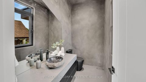 Photo 14 at 16 Deevale Road, CFB, Toronto