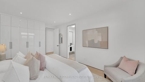 Photo 30 at 16 Deevale Road, CFB, Toronto