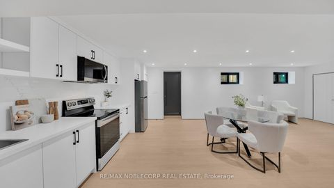 Photo 41 at 16 Deevale Road, CFB, Toronto